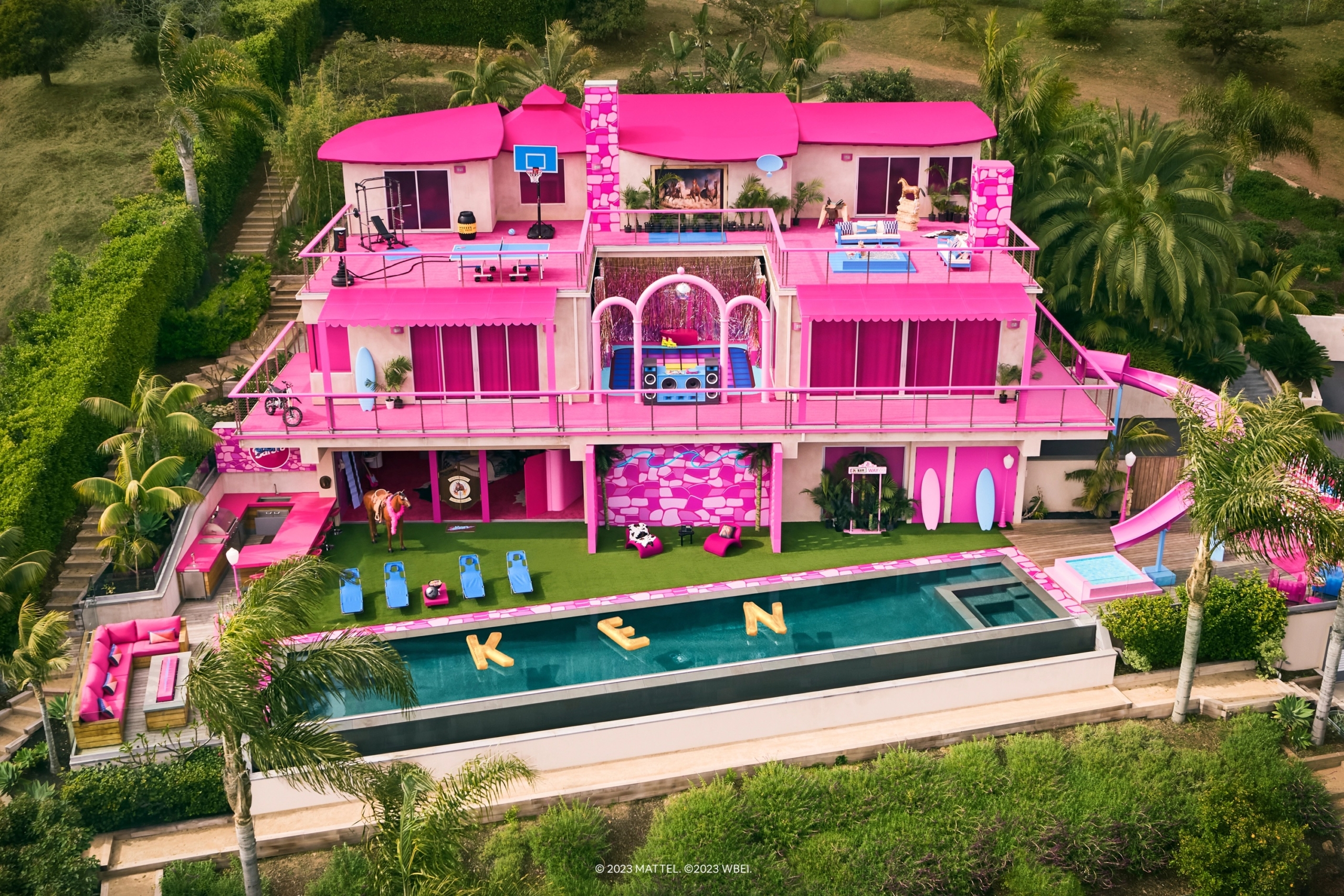 Barbie Dream House Property