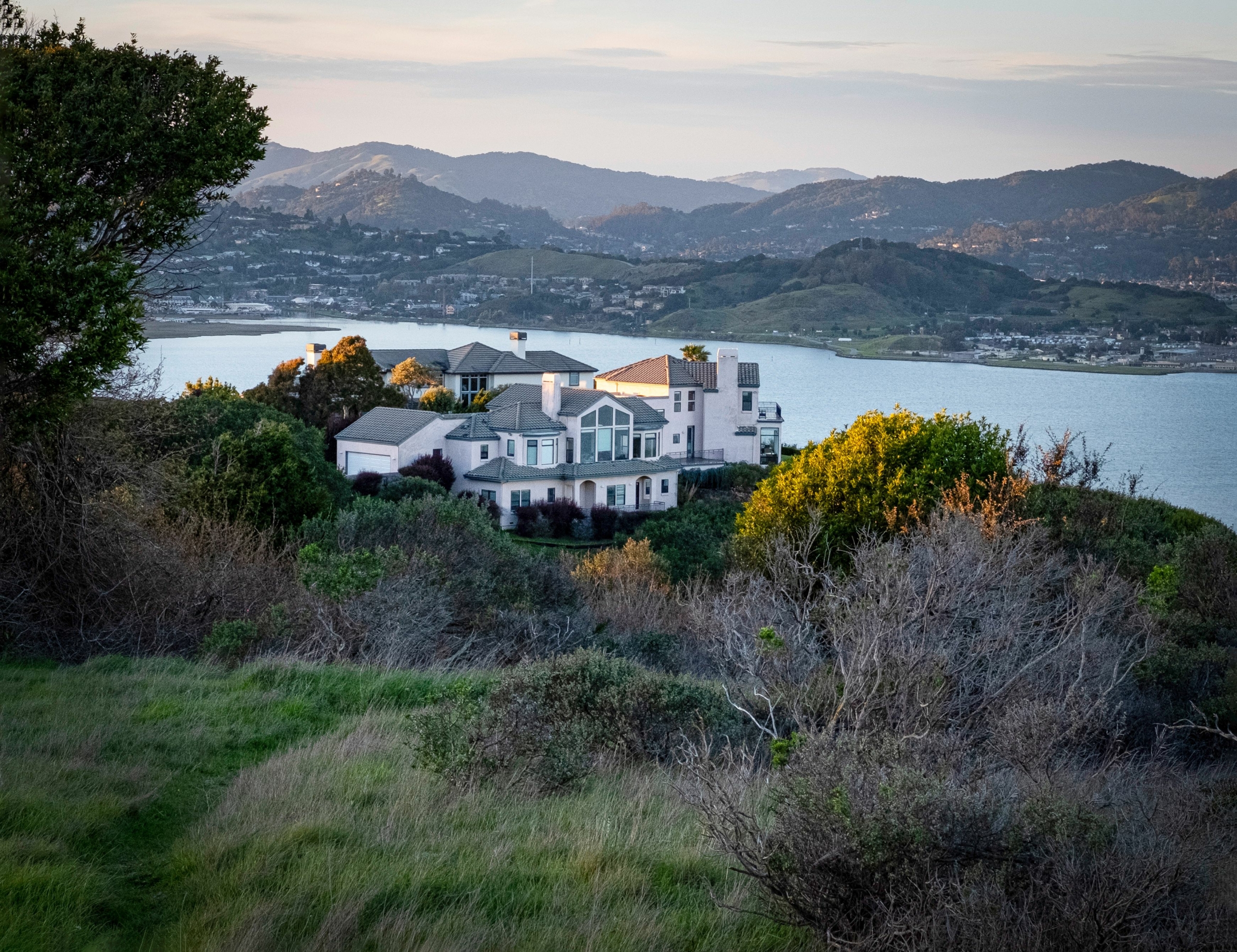 High-end homes feel the sting from 10% decline